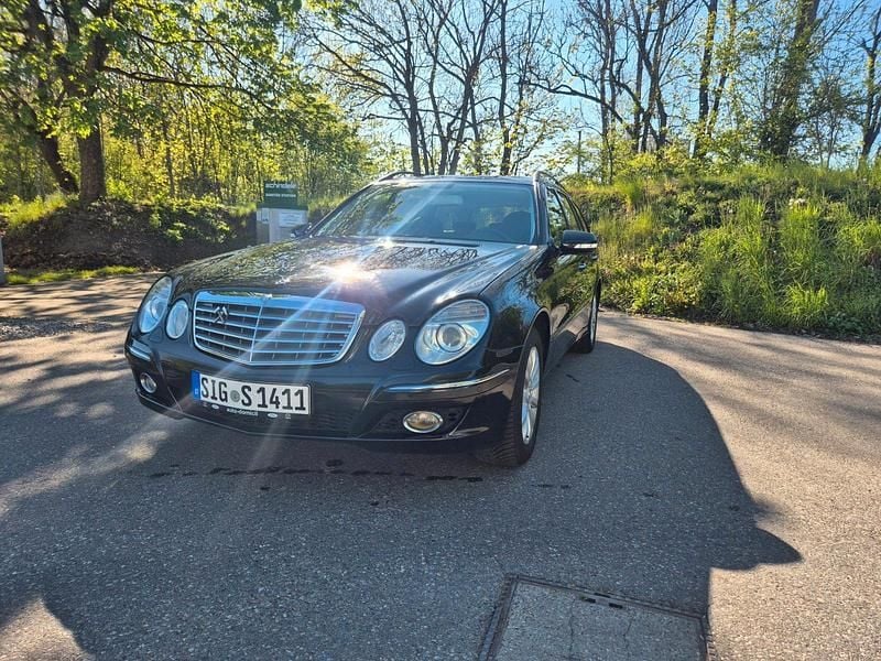 Second-hand Mercedes E220 170 CP (125 kW) 2008 Negru Break