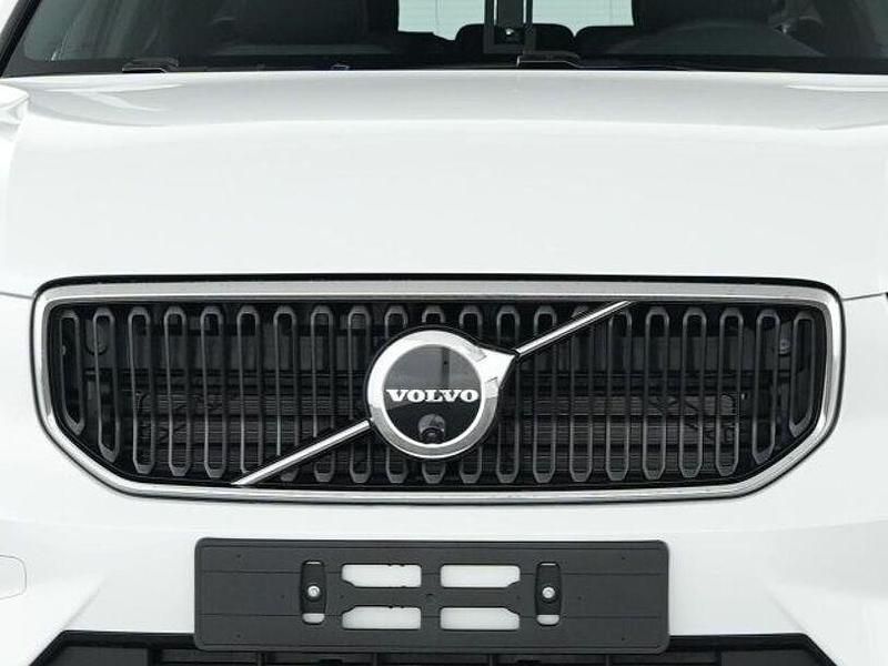 Gebraucht Volvo XC40 Core 163 PS (119 kW) 2025 Weiß SUV