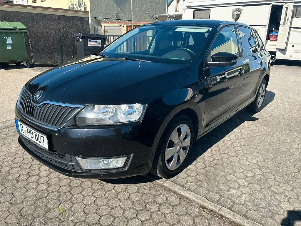 Gebraucht Skoda Rapid 90 PS (66 kW) 2016 Schwarz Kleinwagen