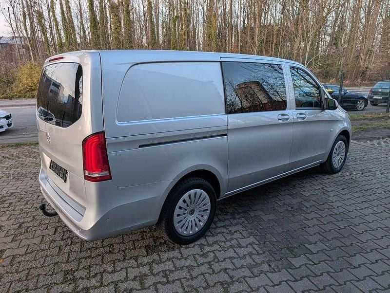 Gebraucht Mercedes Vito 190 PS (139 kW) 2019 Silber Van