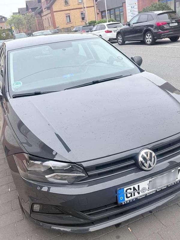 Grau Gebraucht 2019 VW Polo Trendline Kleinwagen | 11.000 € (Guter Preis) - Bild 1/4