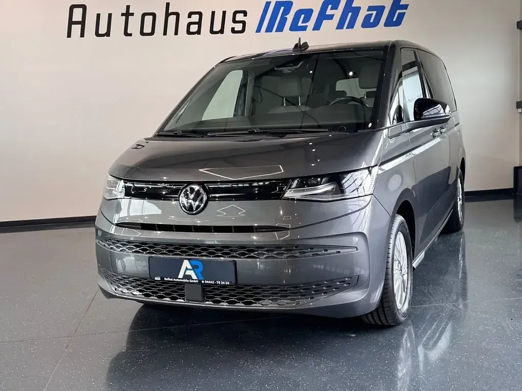 Gebraucht VW Multivan 218 PS (160 kW) 2022 Grau Van / Kleinbus