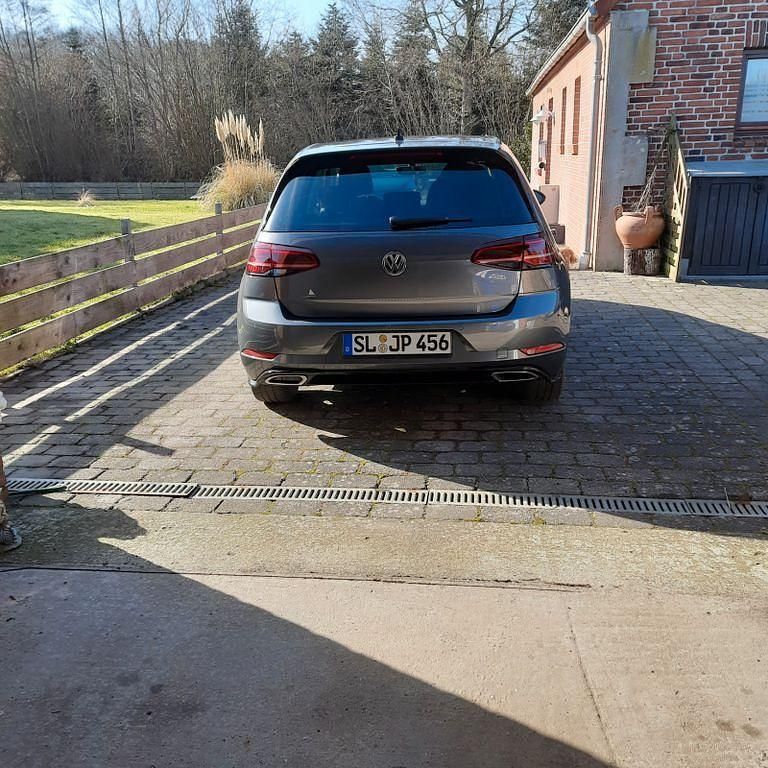 Gebraucht VW Golf VII Highline 150 PS (110 kW) 2019 Grau Limousine