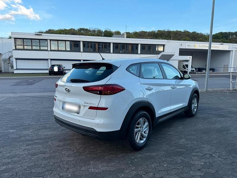 Second-hand Hyundai Tucson Select 132 CP (97 kW) 2018 Alb SUV