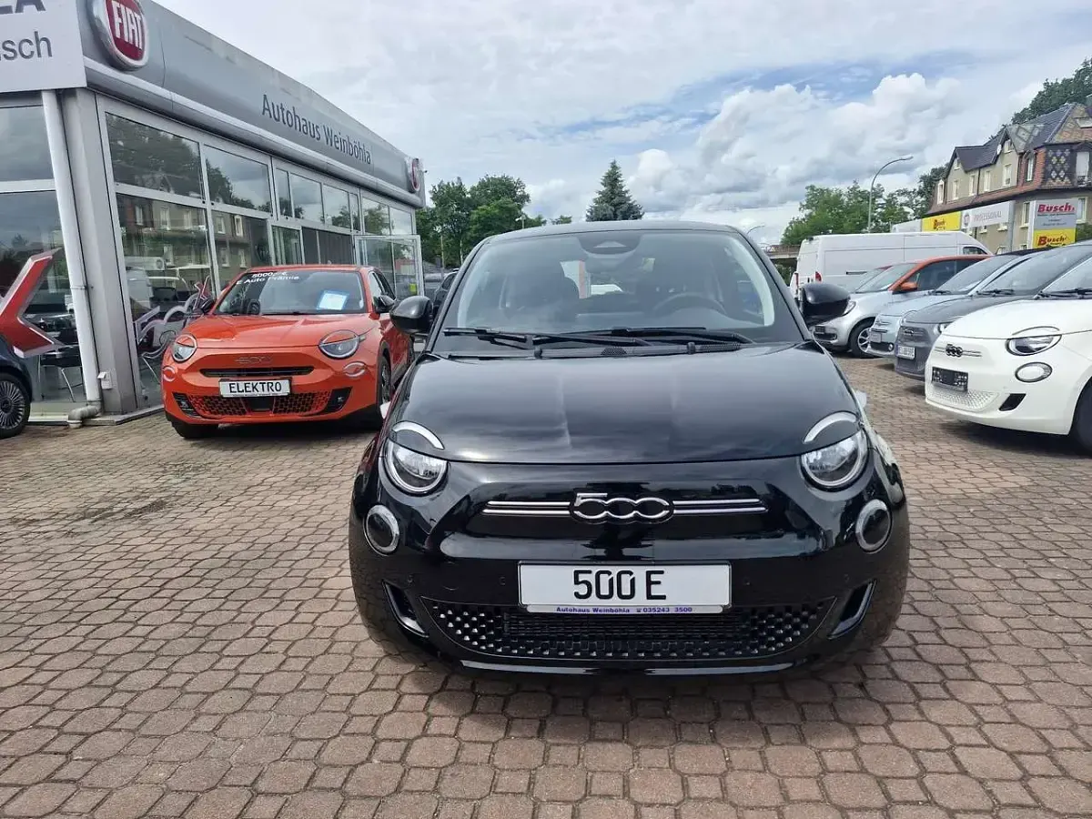 Gebraucht Fiat 500e 86 kW (118 PS) 2023 Onyx schwarz Kleinwagen