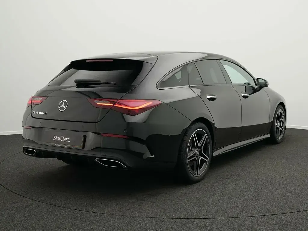 Gebraucht Mercedes CLA180 116 PS (85 kW) 2026 Schwarz Limousine