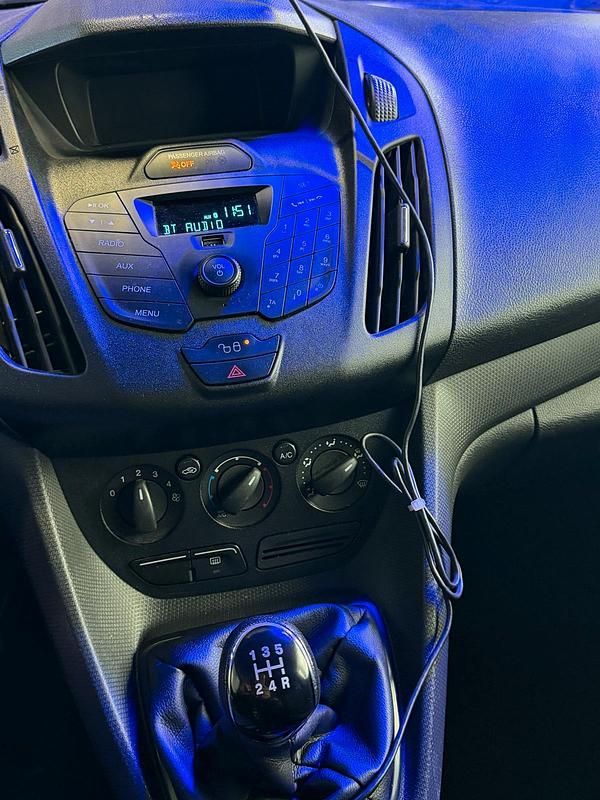 Gebraucht Ford Transit Connect 101 PS (74 kW) 2018 Weiß Van / Kleinbus