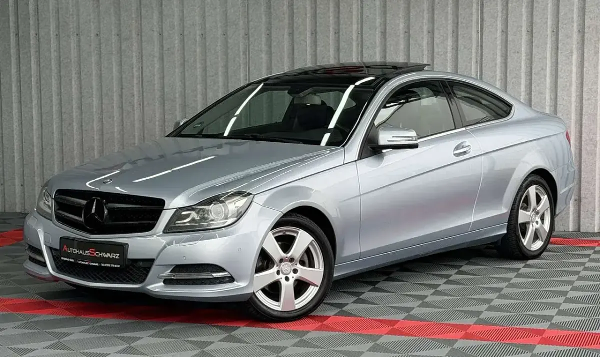 Gebraucht Mercedes C220 170 PS (125 kW) 2014 Diamantsilber  metalliclack Coupé