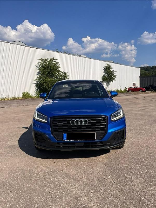 Blau Gebraucht 2017 Audi Q2 Sport SUV | 22.999 € (Teuer) - Bild 1/4