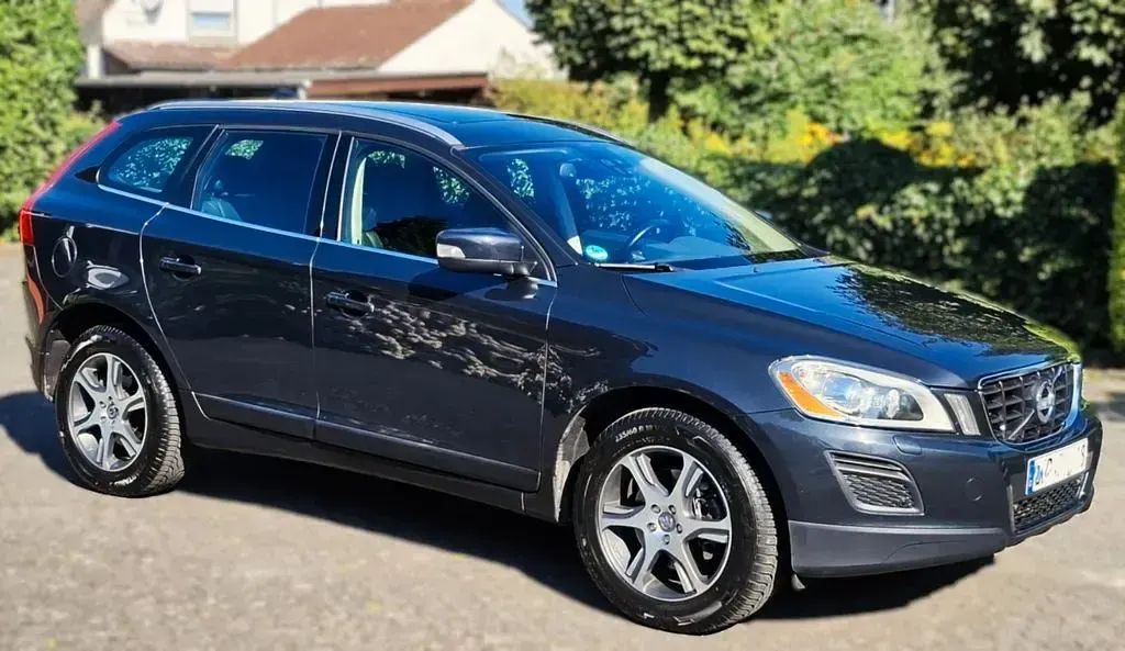 Gebraucht Volvo XC60 Summum 163 PS (119 kW) 2010 Schwarz SUV
