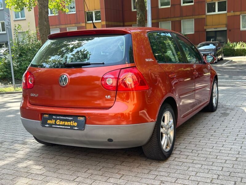Gebraucht VW Golf V Goal 102 PS (75 kW) 2006 Orange Limousine