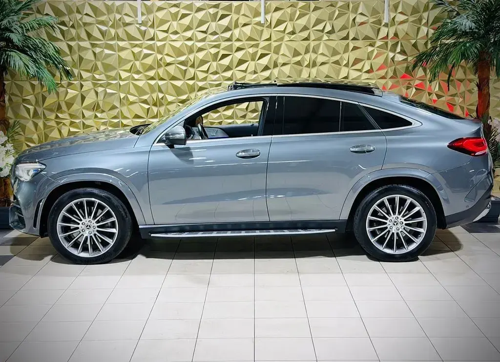 Gebraucht Mercedes GLE400 AMG line 330 PS (242 kW) 2022 Grau SUV