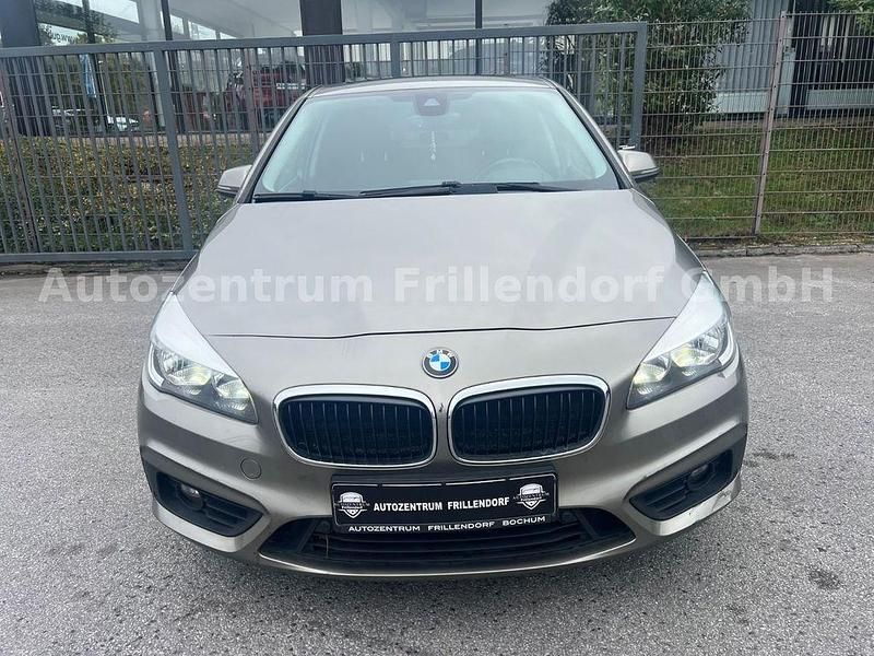 Gebraucht BMW 220 Active Tourer Basis 190 PS (139 kW) 2015 Silber Van / Kleinbus