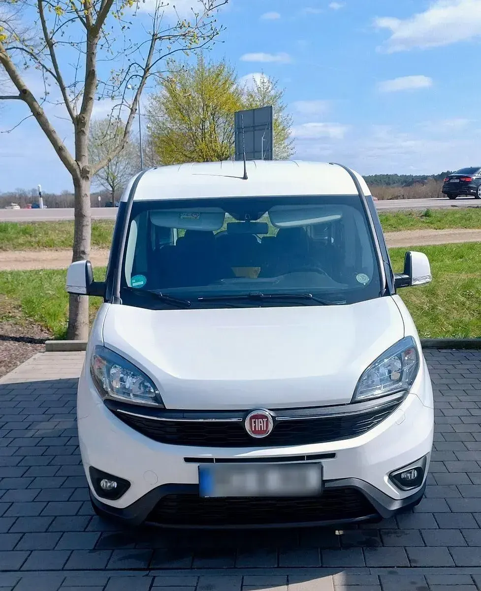 Gebraucht Fiat Doblò Lounge 120 PS (88 kW) 2019 Weiß Van / Kleinbus