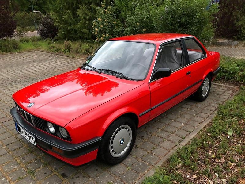Gebraucht BMW 316 99 PS (72 kW) 1990 Rot Limousine