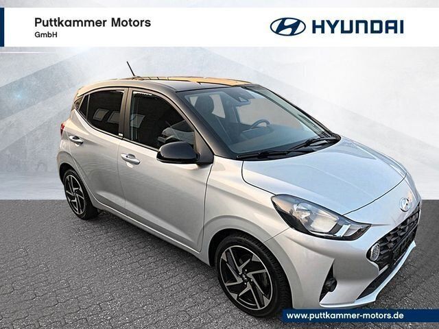 Sleek silver/ phantom black Gebraucht 2020 Hyundai i10 Trend Kleinwagen | 13.900 € (Fairer Preis) - Bild 1/4