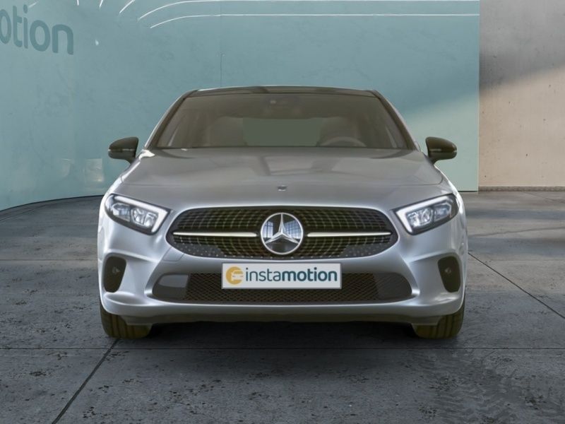 Gebraucht Mercedes A250 160 PS (117 kW) 2022 Silber Limousine