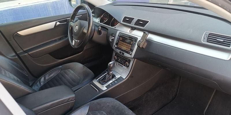 Gebraucht VW Passat Highline 140 PS (102 kW) 2013 Grau Limousine