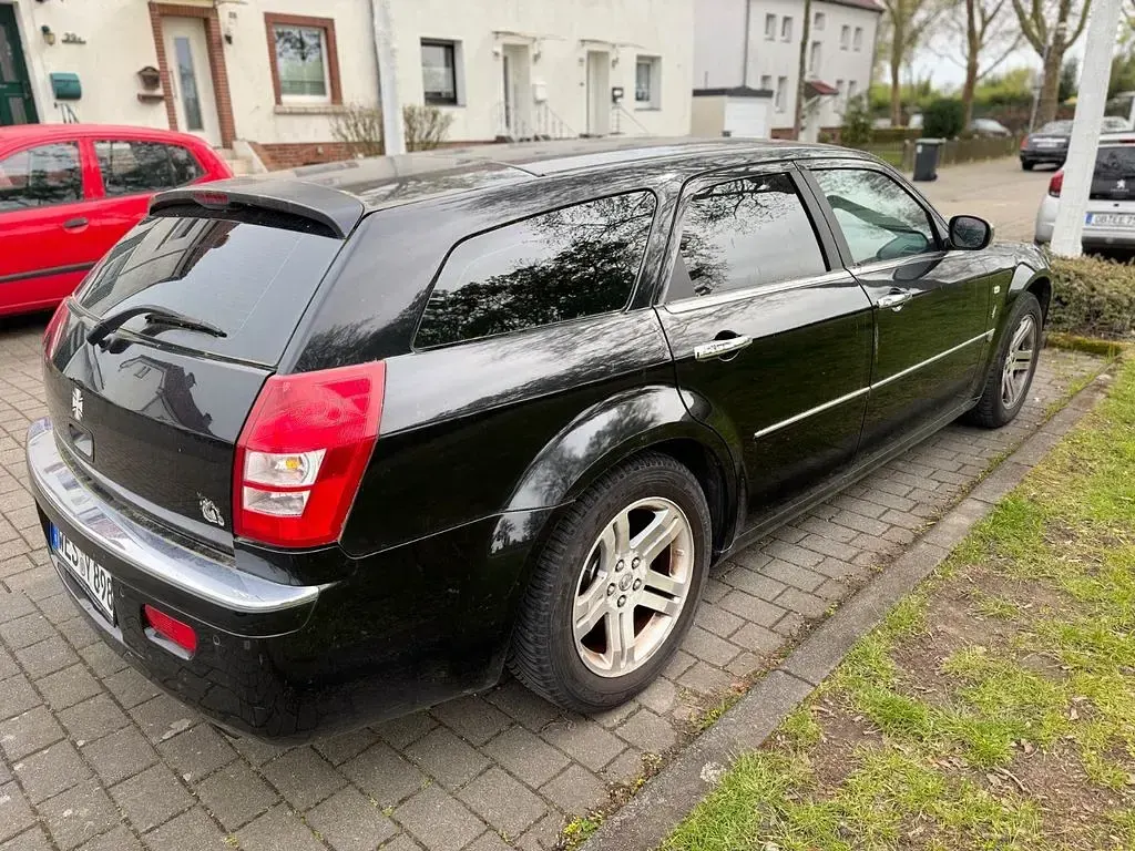 Usado Chrysler 300C Touring 249 CV (183 kW) 2006 Negro Familiar