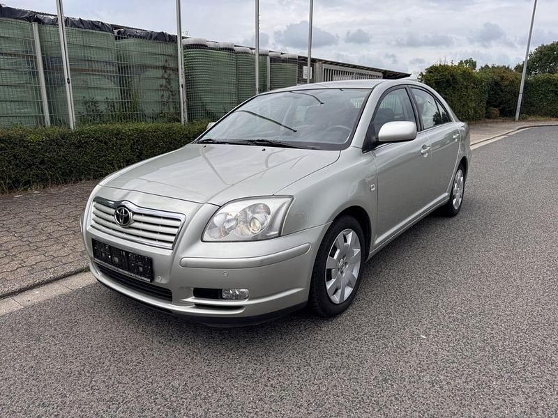 Silber Gebraucht 2005 Toyota Avensis Limousine | 4.490 € (Fairer Preis) - Bild 1/4