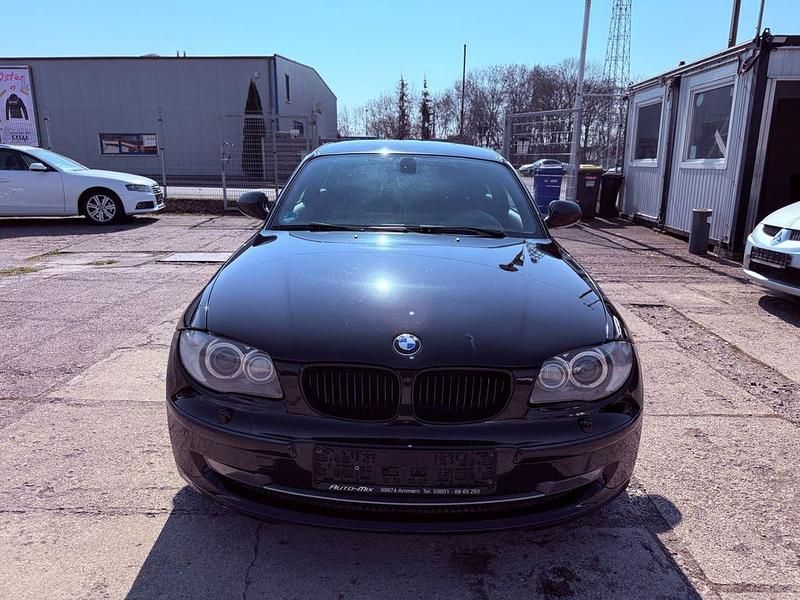 Gebraucht BMW 118 Advantage 143 PS (105 kW) 2011 Schwarz Kleinwagen