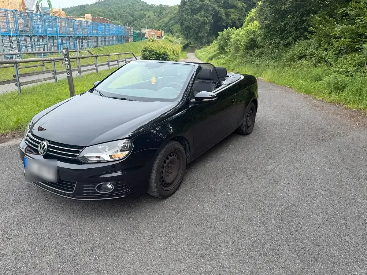 Gebraucht VW Eos 122 PS (89 kW) 2011 Schwarz Cabrio