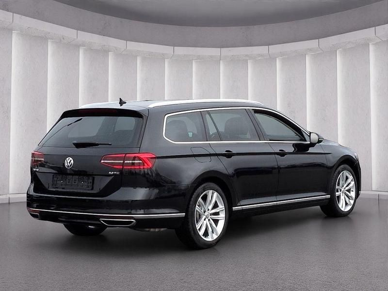 Gebraucht VW Passat Highline 220 PS (161 kW) 2018 Schwarz Kombi