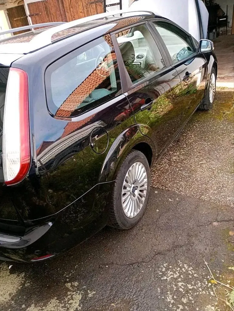Usata Ford Focus 109 CV (80 kW) 2008 Nero Station wagon