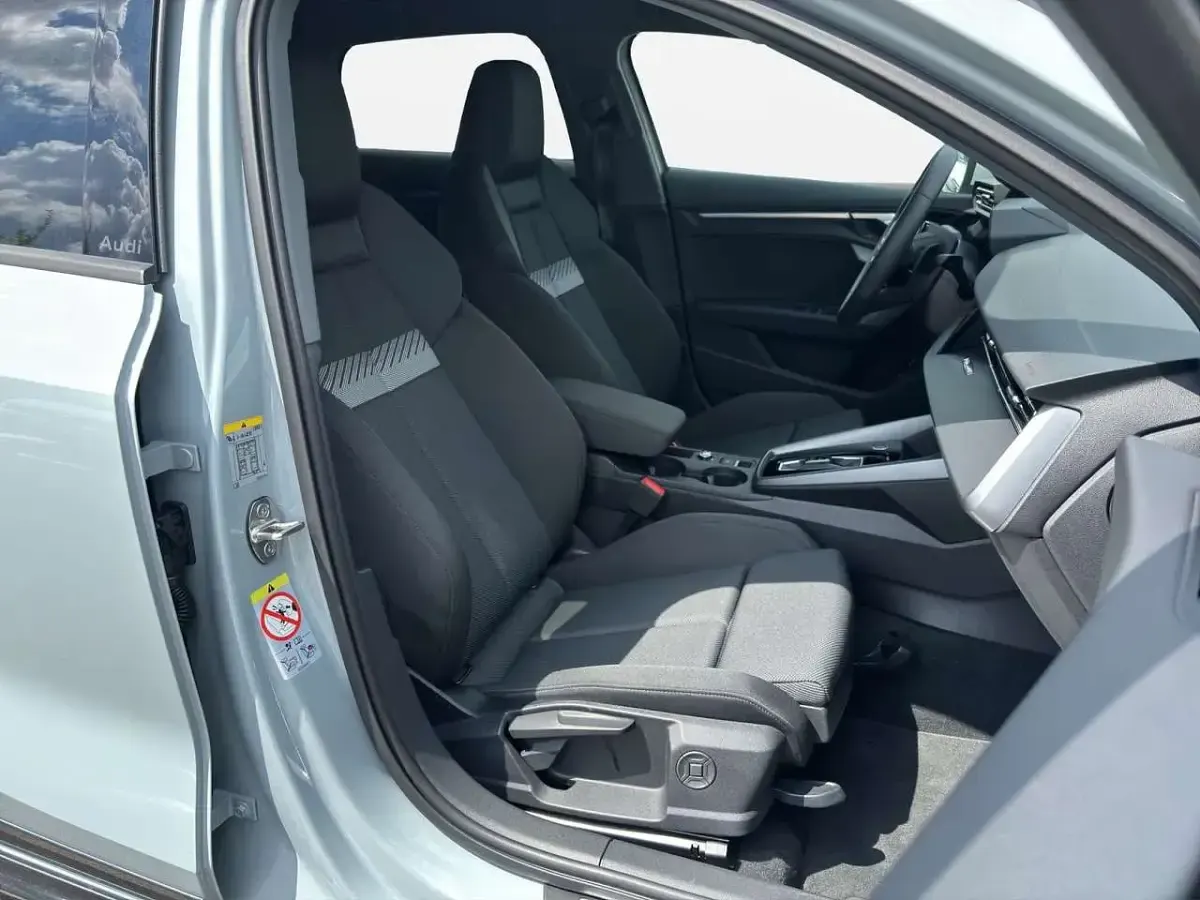 Gebraucht Audi A3 Sport 204 PS (150 kW) 2025 Pfeilgrau perleffekt Kombi