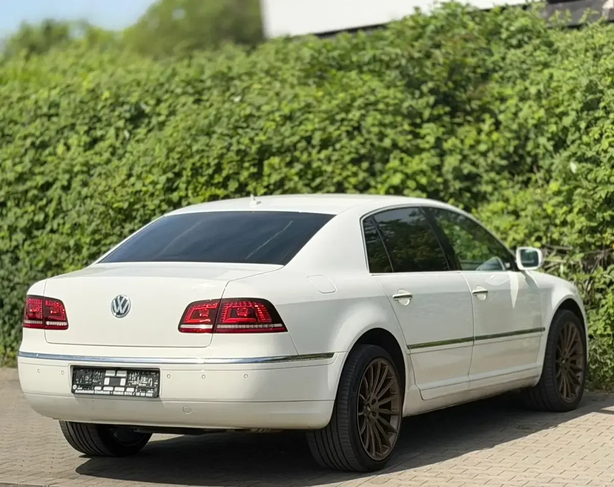 Gebraucht VW Phaeton 245 PS (180 kW) 2014 Weiß Limousine