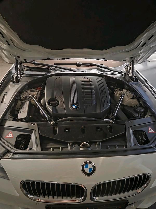 Weiß Gebraucht 2012 BMW 525 Kombi | 6.500 € (Guter Preis) - Bild 1/4