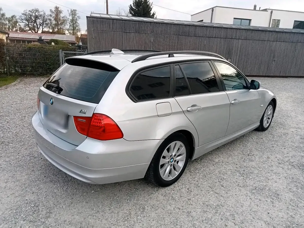 Używany BMW 320 177 KM (130 kW) 2009 Srebrny Kombi