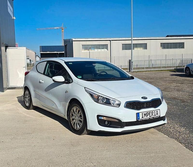 Gebraucht Kia Ceed 90 PS (66 kW) 2017 Weiß Kleinwagen