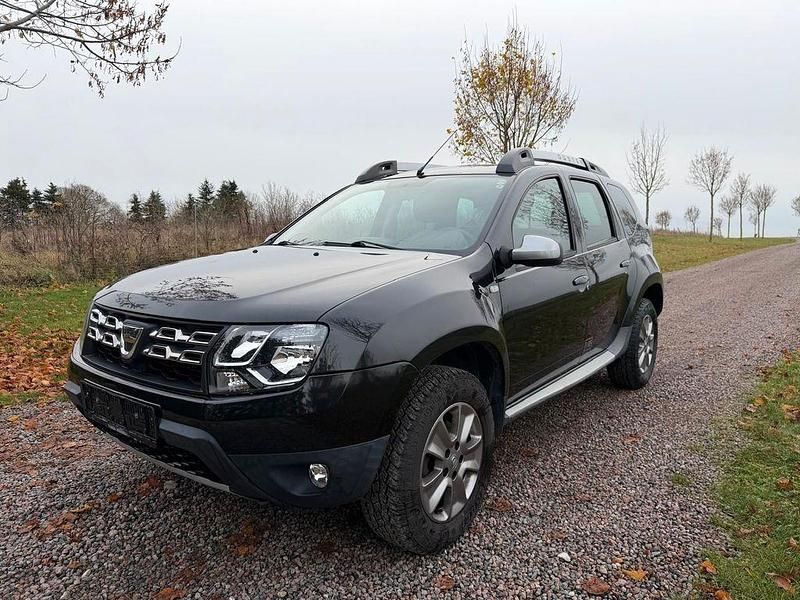 Schwarz Gebraucht 2015 Dacia Duster Lauréate Van / Kleinbus | 8.500 € (Guter Preis) - Bild 1/4