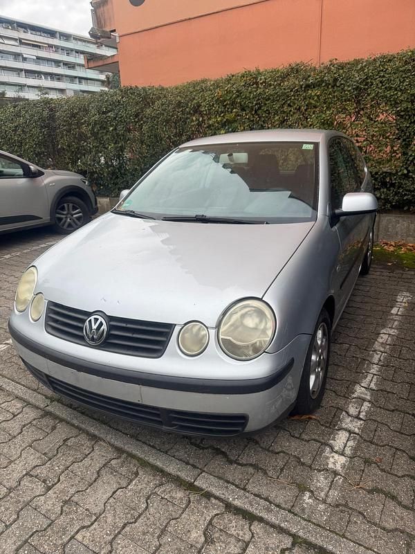 Silber Gebraucht 2002 VW Polo Kleinwagen | 1.487 € (Etwas zu teuer) - Bild 1/4