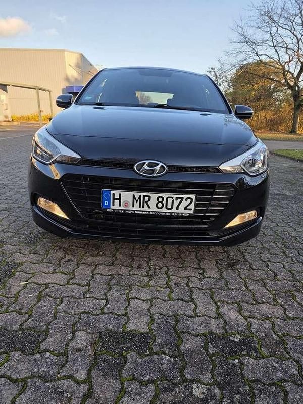 Gebraucht 2018 Hyundai i20 Passion Limousine | 8.000 € (Guter Preis) - Bild 1/4