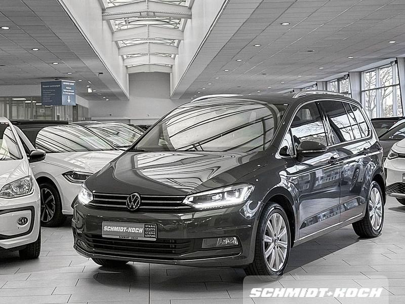 Gebraucht VW Touran Highline 150 PS (110 kW) 2024 Delfingrau (grau) Van / Kleinbus