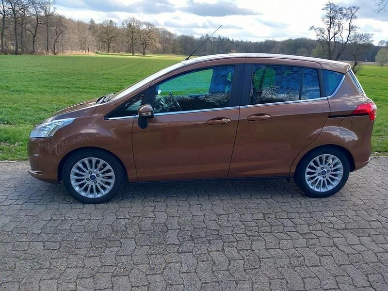 Gebraucht Ford B-MAX Titanium 101 PS (74 kW) 2014 Braun Van / Kleinbus