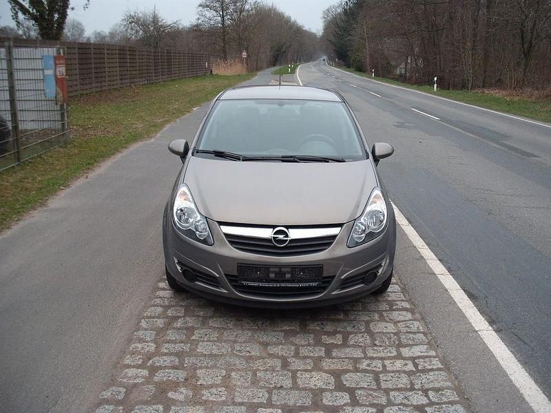 Gebraucht Opel Corsa Selection 101 PS (74 kW) 2010 Braun Kleinwagen