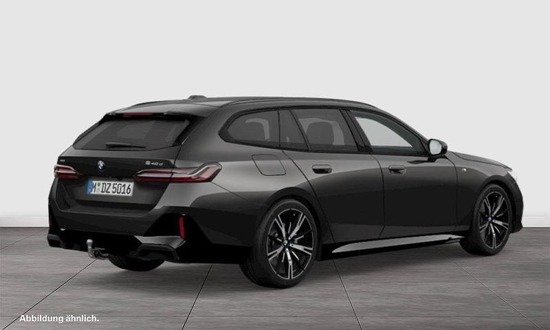 Gebraucht BMW 540 M Sport 303 PS (222 kW) 2025 Grau Kombi
