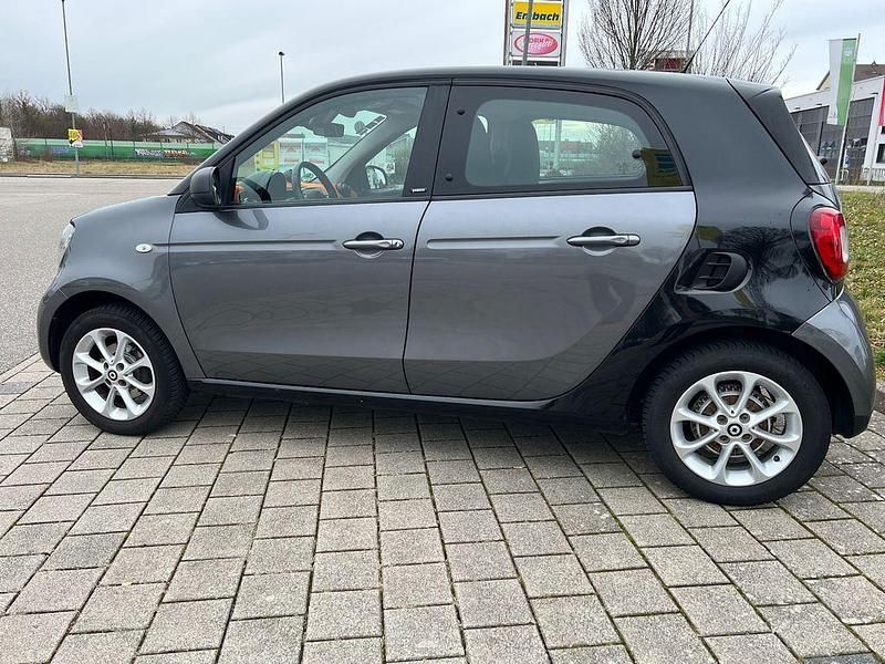 Gebraucht Smart ForFour Passion 109 PS (80 kW) 2017 Grau Kleinwagen