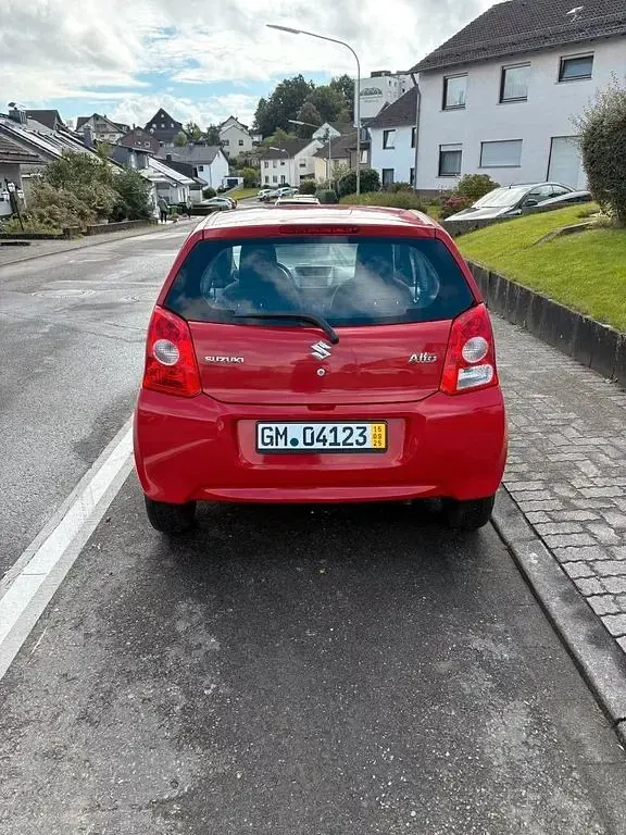 Gebraucht Suzuki Alto Basic 68 PS (50 kW) 2009 Rot Kleinwagen