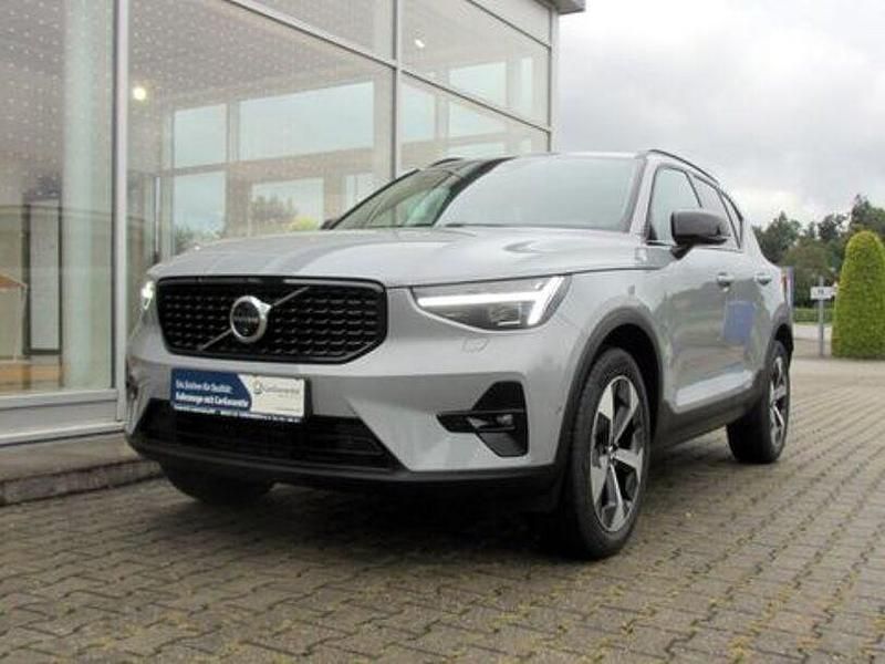 Grau Gebraucht 2025 Volvo XC40 Plus SUV | 44.600 € (Teuer) - Bild 1/4