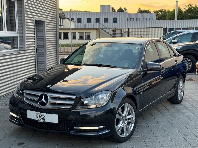 Schwarz Gebraucht 2012 Mercedes C180 Limousine | 13.790 € (Fairer Preis) - Bild 1/4