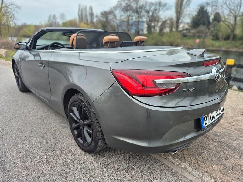 Usado Opel Cascada Active 170 HP (125 kW) 2017 Castanho Cabrios