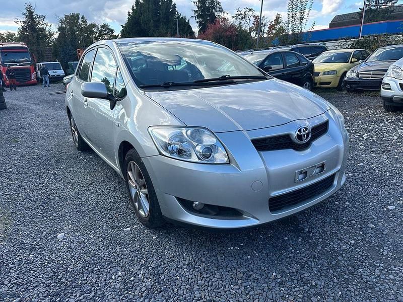 Silber Gebraucht 2008 Toyota Auris Team Limousine | 2.600 € (Guter Preis) - Bild 1/4