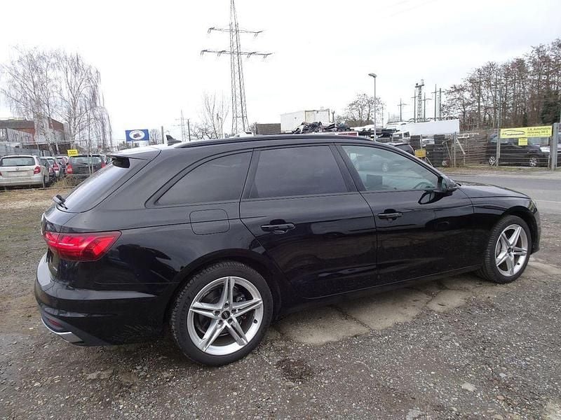 Gebraucht Audi A4 Sport 204 PS (150 kW) 2022 Schwarz Kombi