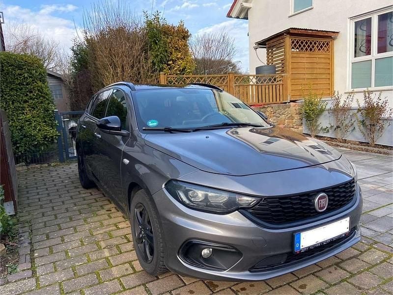 Grau Gebraucht 2020 Fiat Tipo S Kombi | 14.900 € (Fairer Preis) - Bild 1/4
