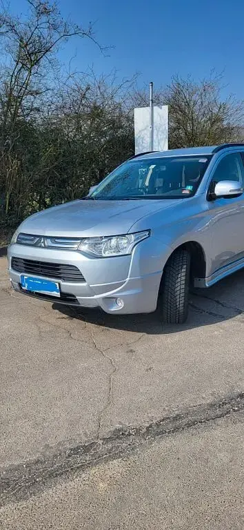 Gebraucht Mitsubishi Outlander Invite 150 PS (110 kW) 2013 Silber SUV