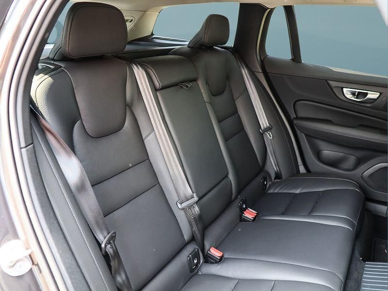 Gebraucht Volvo V60 Plus 349 PS (256 kW) 2024 Grau Kombi
